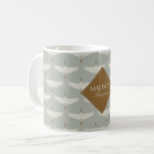 ほこりっぽい青の中性の鳥の鶴のアールデコモノグラム コーヒーマグカップ (正面左)