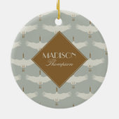 ほこりっぽい青の中性の鳥の鶴のアールデコモノグラム セラミックオーナメント (裏面)