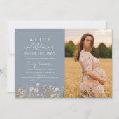 ほこりっぽい青の小さなワイルドフラワー写真ベビーシャワー 招待状 (正面)