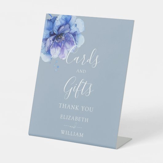 ほこりっぽい青エレガント色のフローラカードとギフト 台座サイン (正面)