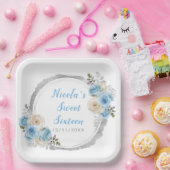 ほこりっぽい青エレガント銀色の花Sweet sixteen ペーパープレート (パーティー)