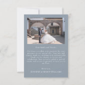 ほこりっぽい青クラシックフローラ結婚リースの写真 サンキューカード (裏面)