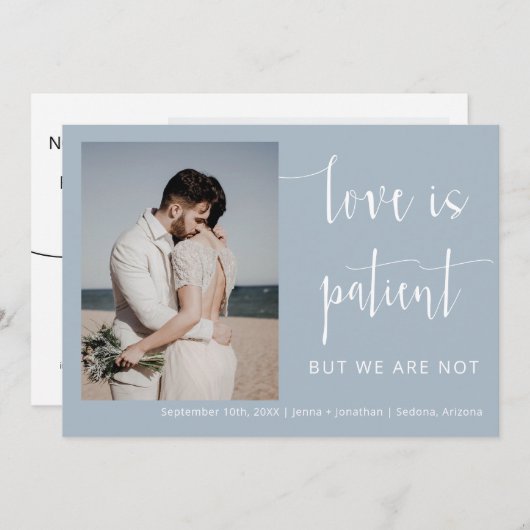 ほこりっぽい青モダン字ミニマルの写真落ち込み 招待状 (正面/裏面)