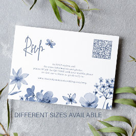 ほこりっぽい青ワイルドフラワーQRコード結婚式RSVP エンクロージャーカード