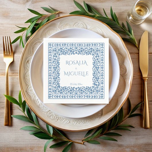 ほこりっぽい青ヴィンテージ縁ど結婚フローラ スタンダードカクテルナプキン