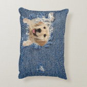 ほころびた青いデニムホールのゴールデンレトリバー アクセントクッション (裏面(縦))