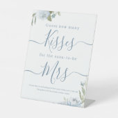 ほっこりダスティーブルーのお花のキッスゲーム看板当てクイズ 台座サイン (正面)