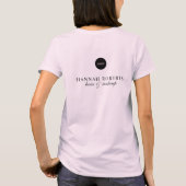 ほっぺのピンクのスクリプトロゴメイクスタッフ Tシャツ (裏面)