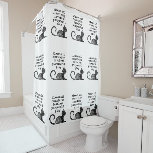 ほとんど全ての創造性は目的を持った私を遊含んでいる シャワーカーテン (インサイチュ)