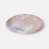 ほのかなバラ色のゴールドグリッターの女の子の名前のスクリプト ペーパープレート (アングル)