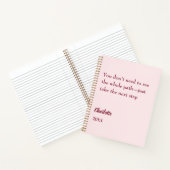 ほんのりピンクのインスピレーション目標名言 ノートブック (内部)