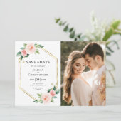 ほんのりピンクの花柄の「Save the Date」写真カード 招待状 (スタンド正面)