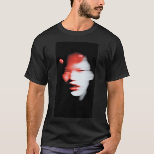 ぼやけたアジアの女の子 Tシャツ (正面)