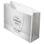 ぼやけたグレー背景カスタムロゴビジネス ラージペーパーバッグ (正面アングル)