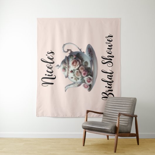 ぼろぼろのピンクのバラの蔓の花のウェディング ティー シャワー タペストリー (インサイチュ)