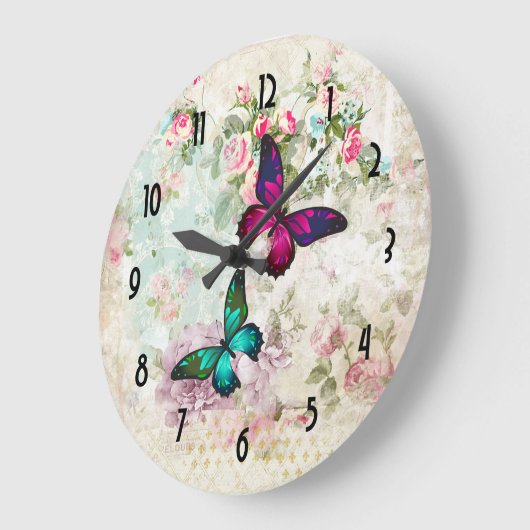 ぼろぼろのヴィンテージのバラのピンクおよび緑の蝶 ラージ壁時計 (傾斜)