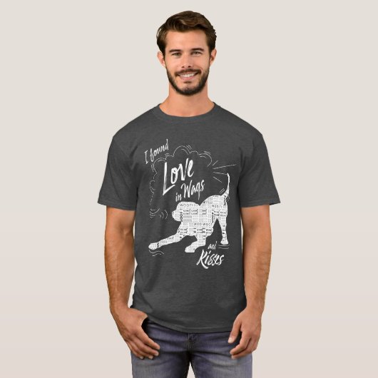 ぼろ服とキスの犬の恋人に恋を見つけた Tシャツ (正面フル)