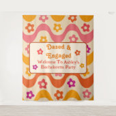 ぼんやりとエンゲージ レトロ70年代 ブライズメイドパーティー タペストリー (正面)