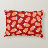 ぽちゃぽちゃのニンジン赤 アクセントクッション (裏面)