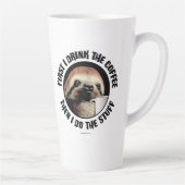 まずはコーヒーを飲む。それから私は物 カフェラテマグ (右)