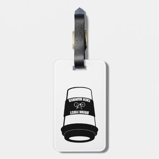 まずは飲んでからハンマーを振れ ラゲッジタグ (裏面縦)