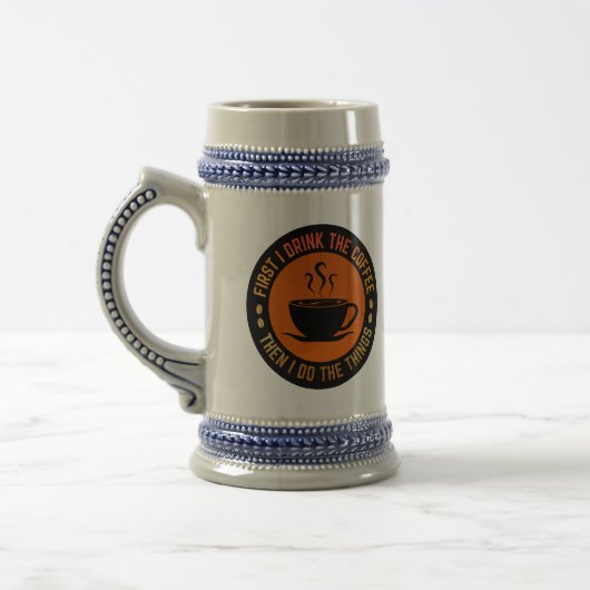 まずコーヒーを飲んで、それからいろいろやる ビールジョッキ (左)