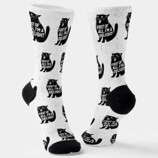 まず最初に、私は喜びに満ちた鳴き叫ぶ黒猫です ソックス (傾斜あり)