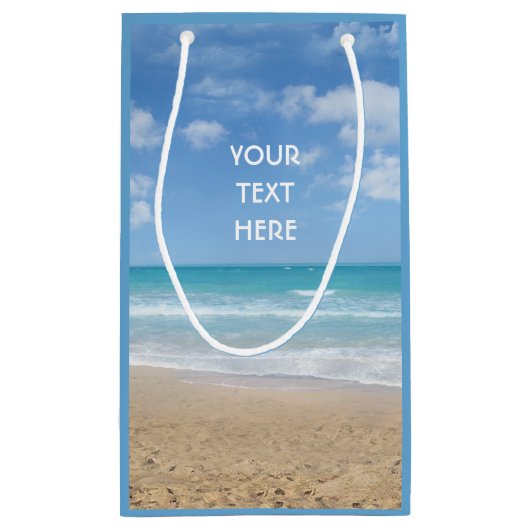 (または外に)あなたの文字が付いているギフトバッグを浜に引き上げて下さい スモールペーパーバッグ (裏面)