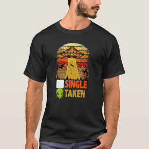 または独身の撮影エイリアンUFOバレンタインデーの男性 Tシャツ