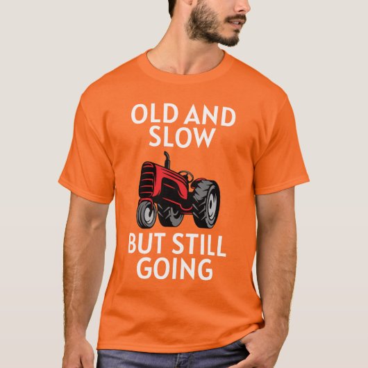まだまだ走る旧式トラクター Tシャツ (正面)