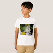 まだらなクリーム色の蝶 Tシャツ (正面フル)