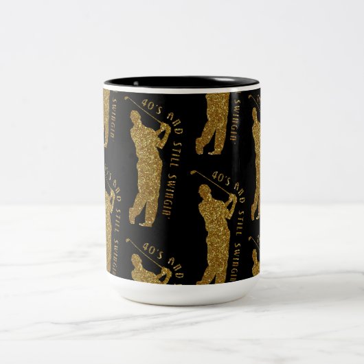 まだスイングインのゴルファー40から49 ツートーンマグカップ (中央)