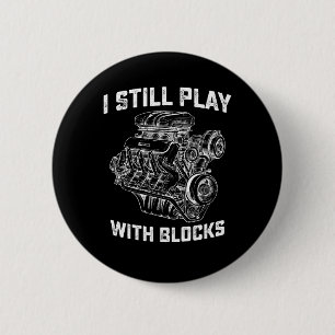 まだブロックで遊んでる 車のメカニック 缶バッジ