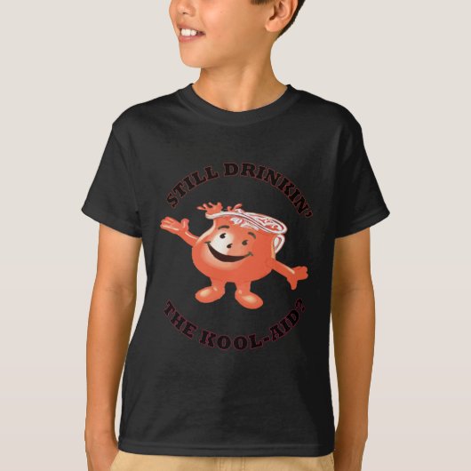 まだ保護ステッかっこいカーを飲む Tシャツ (正面)