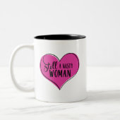 「まだ女扱いにく性」ハートピンク/ブラック ツートーンマグカップ (左)