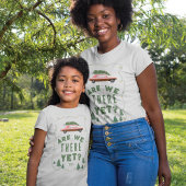 まだ着いた？ヴィンテージピンクレトロカークリスマス Tシャツ