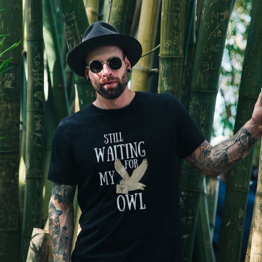 まだ私のフクロウおもしろい魔法の学校手紙を待っている Tシャツ