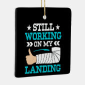 まだ私の着陸、腕の手術の生存者に取り組んでいる セラミックオーナメント (右)