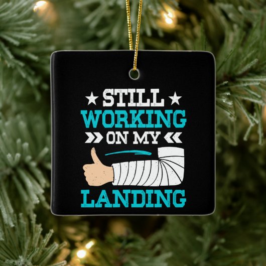 まだ私の着陸、腕の手術の生存者に取り組んでいる セラミックオーナメント (ツリー)