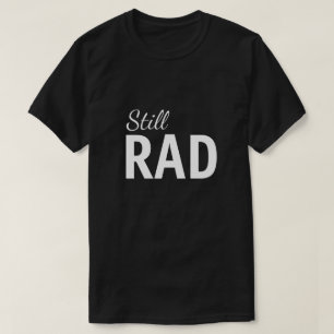 まだ素晴らしいの人の写実的なTシャツ Tシャツ