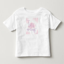 まだ絵を描いてるよ！幼児用Tシャツ トドラーTシャツ