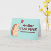 まだ見える鋭いヘッジホッグパンおもしろい誕生日 カード (黄色い花)