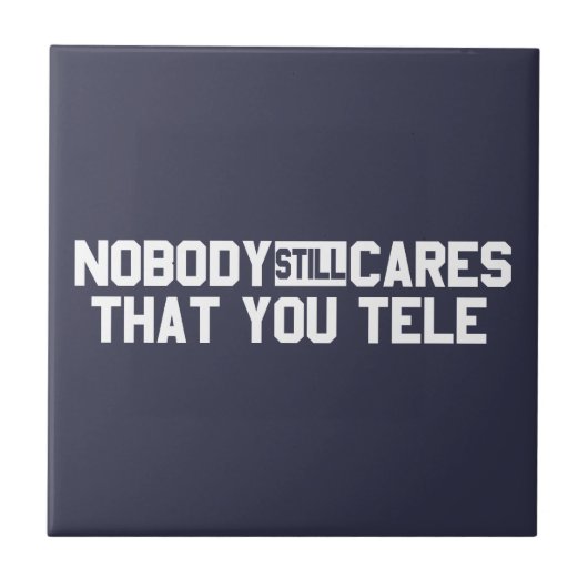 まだ誰気にも笑わない タイル (正面)