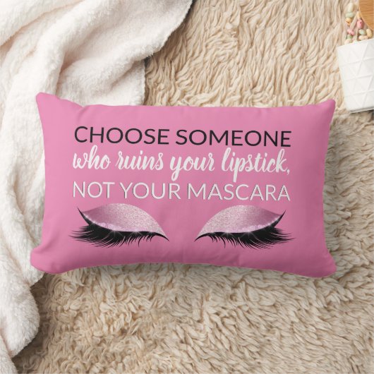 まつげの化粧の感動的でガーリーな引用文のピンク ランバークッション (ブランケット)