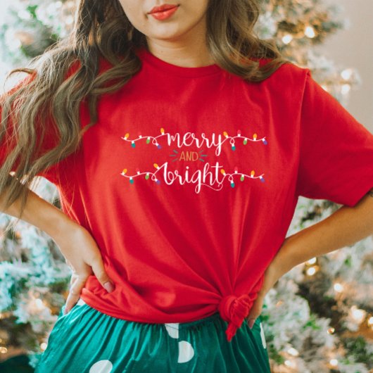 まメリーた、鮮やかな赤の婦人のクリスマスTシャツ Tシャツ