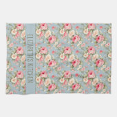 みすぼらしいシックなピンクとブルーのコテージバラと花 キッチンタオル (横)