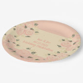 みすぼらしいシックなピンクと桃とクリーム ペーパープレート (アングル)