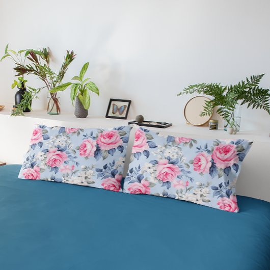 みすぼらしいシックなピンクのバラと白い花柄 枕カバー