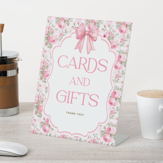 みすぼらしいシックなピンクの弓カードとギフト 台座サイン (インサイチュ)