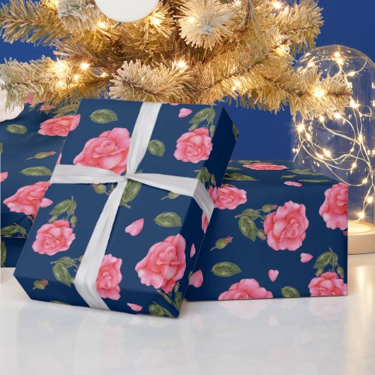 みすぼらしいシックな水色ピンクのローズフローラルパターン ラッピングペーパー (クリスマス)